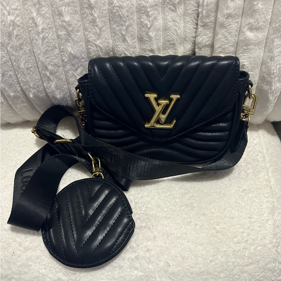 Black luxury Inspired 🖤 Quilted Crossbody Bag - Picture 1 of 5